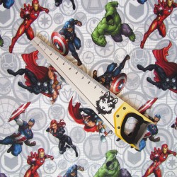 Tissu Marvel Avengers Super-héros en action | Tissus Loup