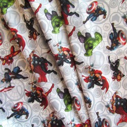 Tissu Marvel Avengers Super-héros en action | Tissus Loup